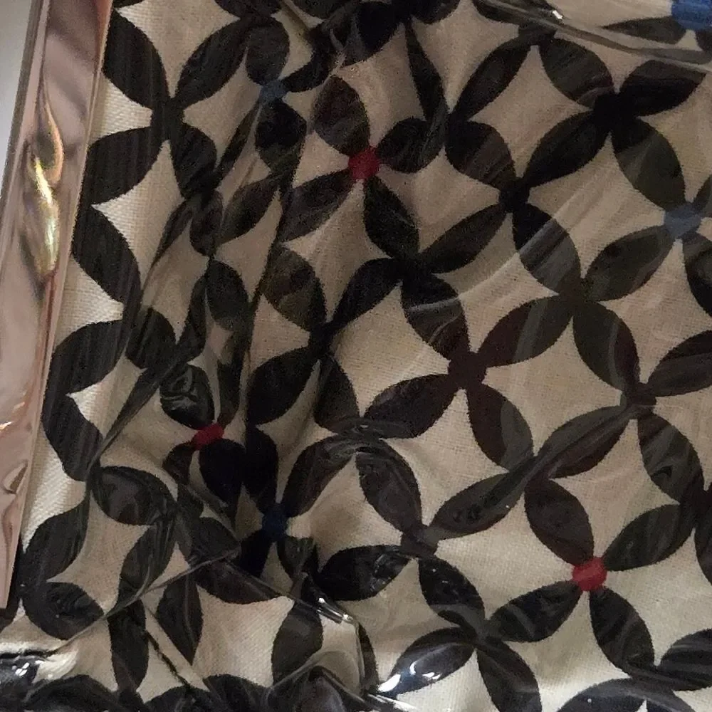 Vera Bradley Barcelona Black Kiss & Make Up Cosmetic Bag Kisslock Retired Travel
